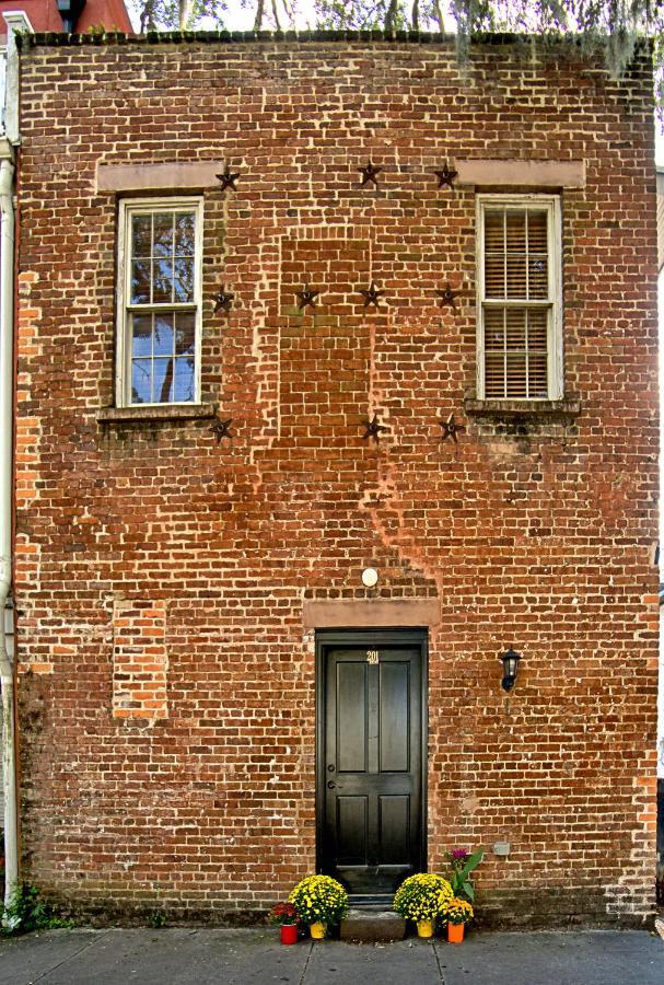 Comfy Carriage House Steps From The River Savannah Exteriér fotografie